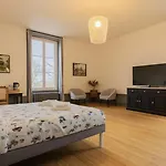 Chateau De Saint Mayeul 3* Joze
