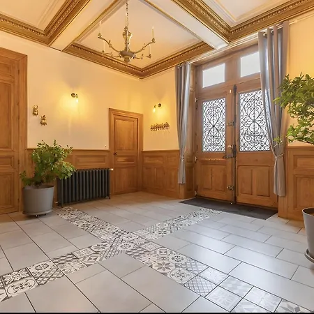 Chateau De Saint Mayeul Konukevi Joze